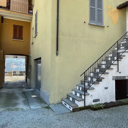 Apartamento La Corte Dei Torri Loft On The Oliveto Lario