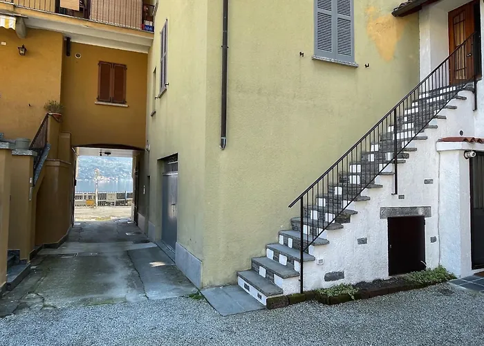 Apartamento La Corte Dei Torri Loft On The Oliveto Lario